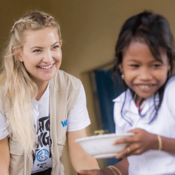 MICHAEL KORS WATCH HUNGER STOP TSHIRT NEW - Picture 1 of 3